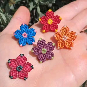BO mini fleur sur ma main