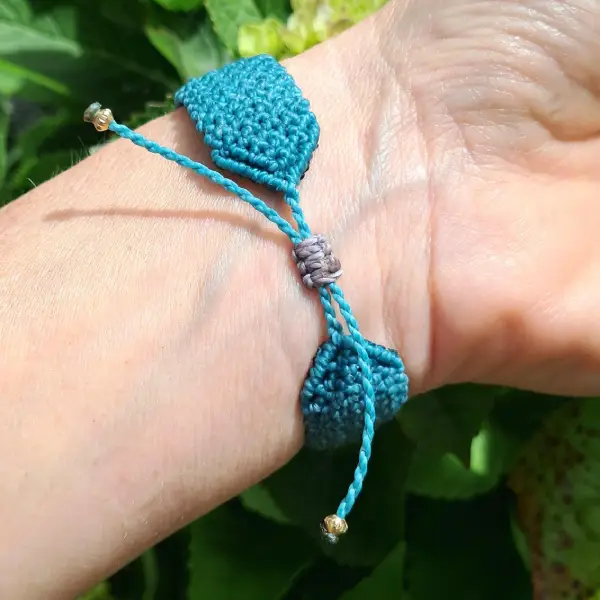 Bracelet original tissé en micro macramé – Image 5