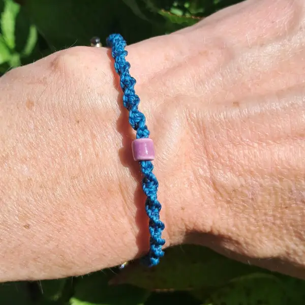 Mini bracelet micro macramé et céramique – Image 6