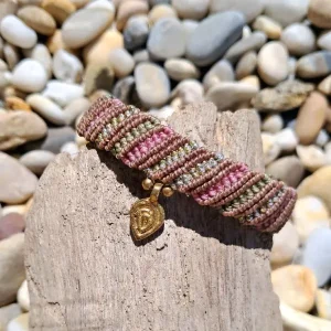 Bracelet inspiration bohème en micro macramé