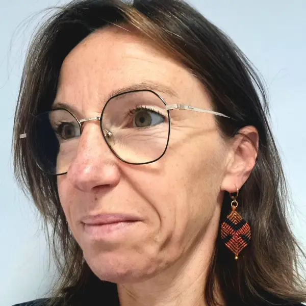 Boucles d'oreilles géométricolore. – Image 7